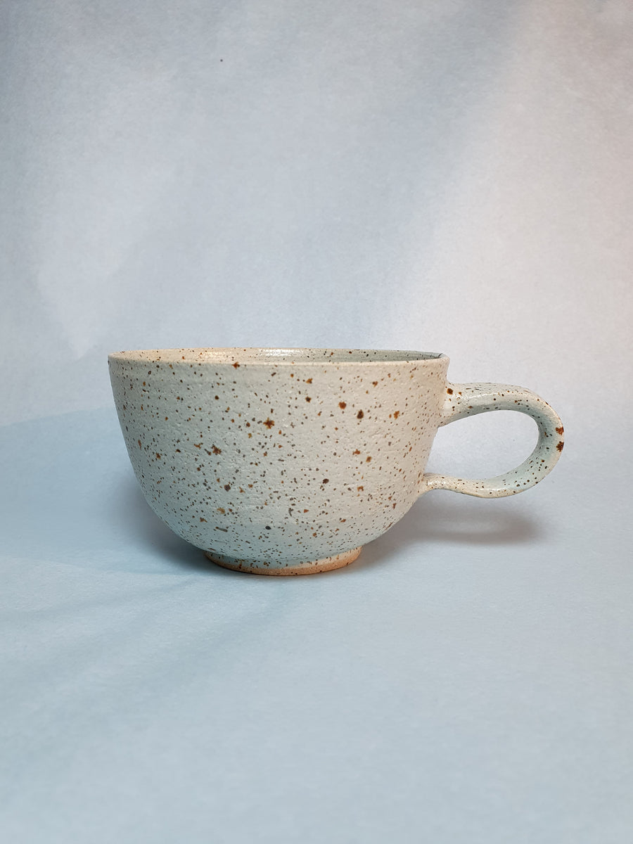 Cup with handle, medium
