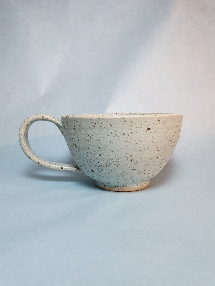Cup with handle, medium